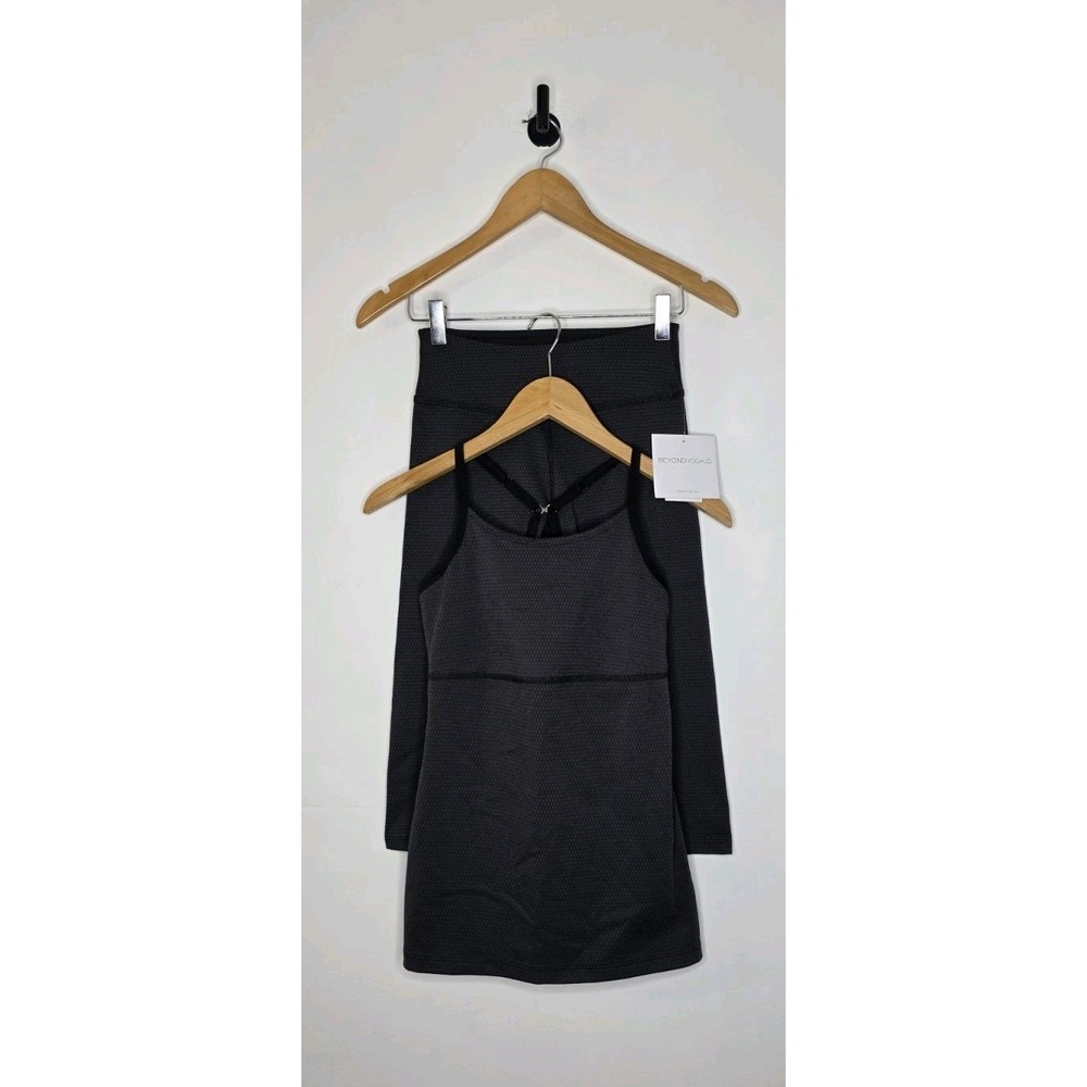 Beyond Yoga Set Tank Top & Capri Leggings Women's‎ Size Small /Medium •New